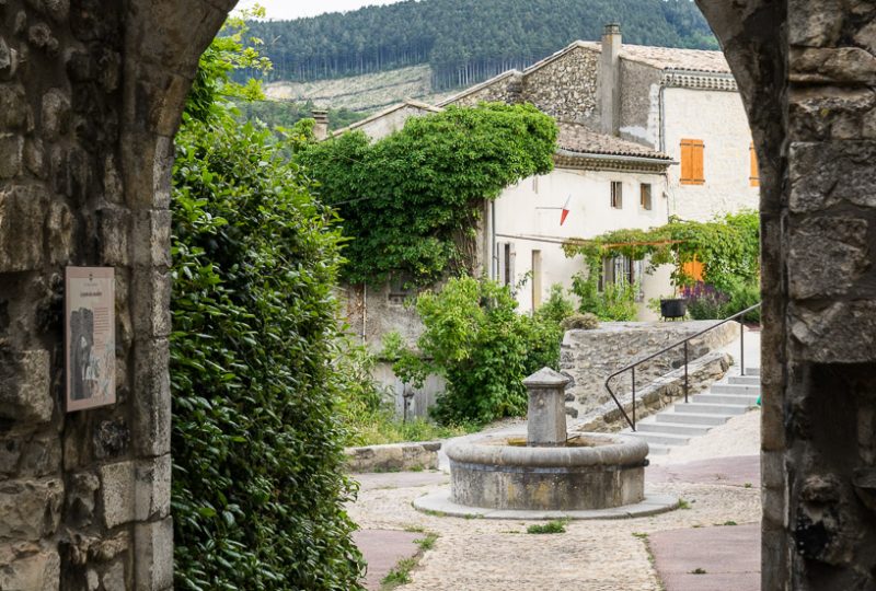 Visite guidée de Saint-Vincent-de-Barrès et découverte de l’Ecritoire enluminé à Saint-Vincent-de-Barrès - 0