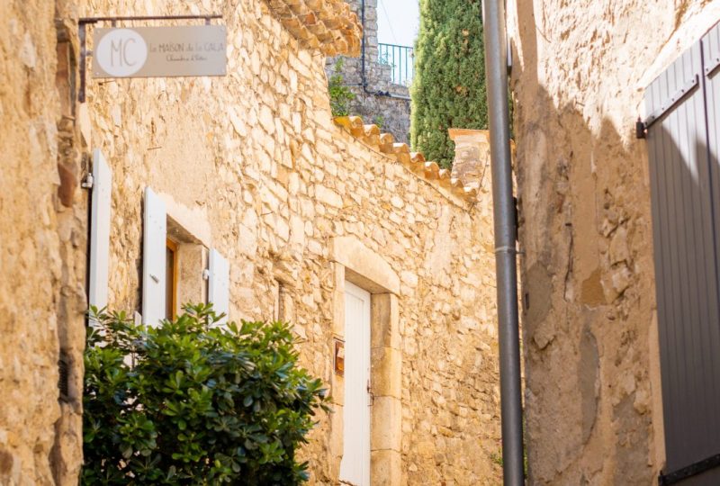 Journées Européennes du Patrimoine – Visite guidée du village médiéval à Sauzet - 0